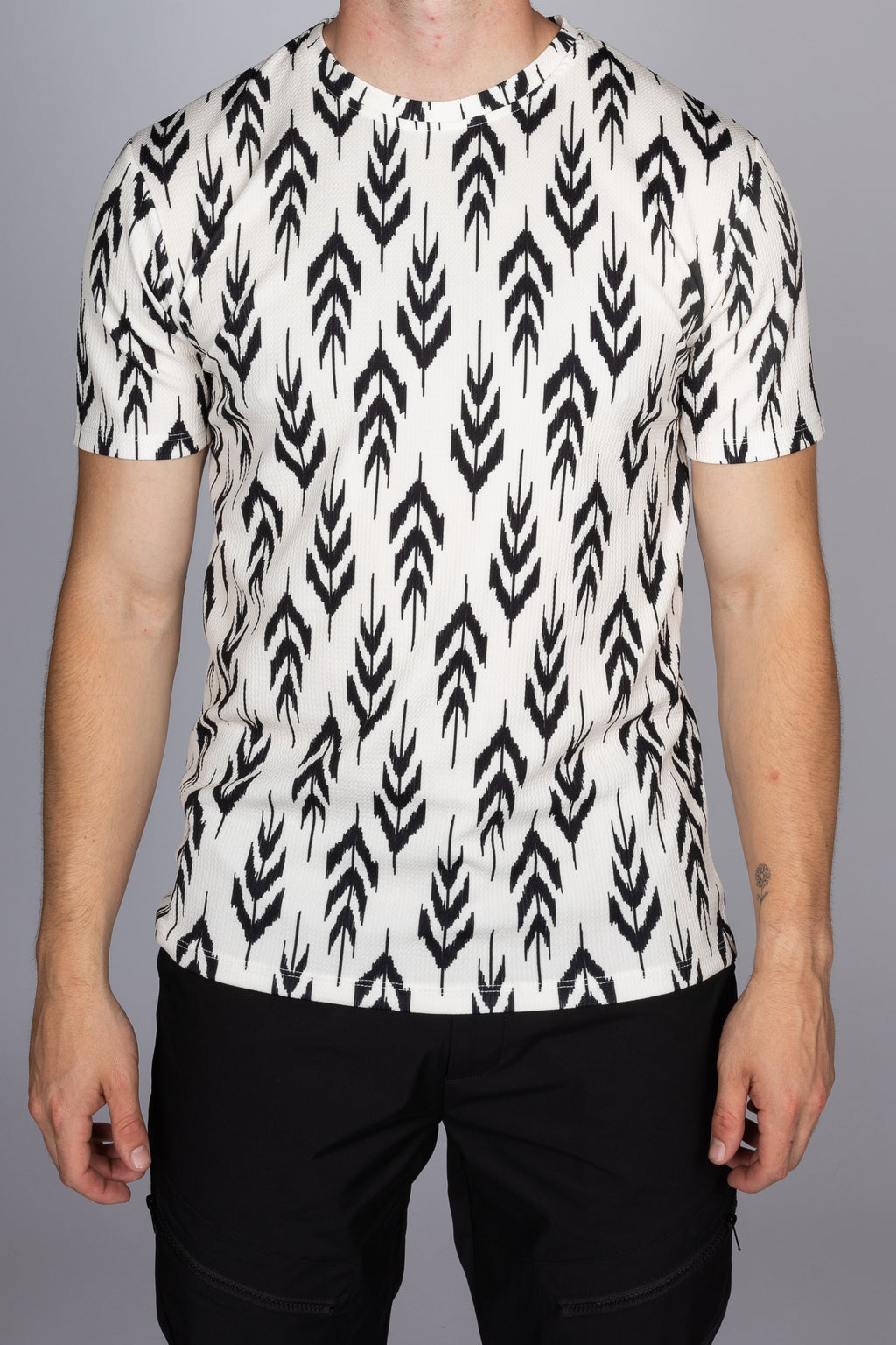Arrow Pattern Shirts Arrowhead Pattern T-Shirt – Milano Couture