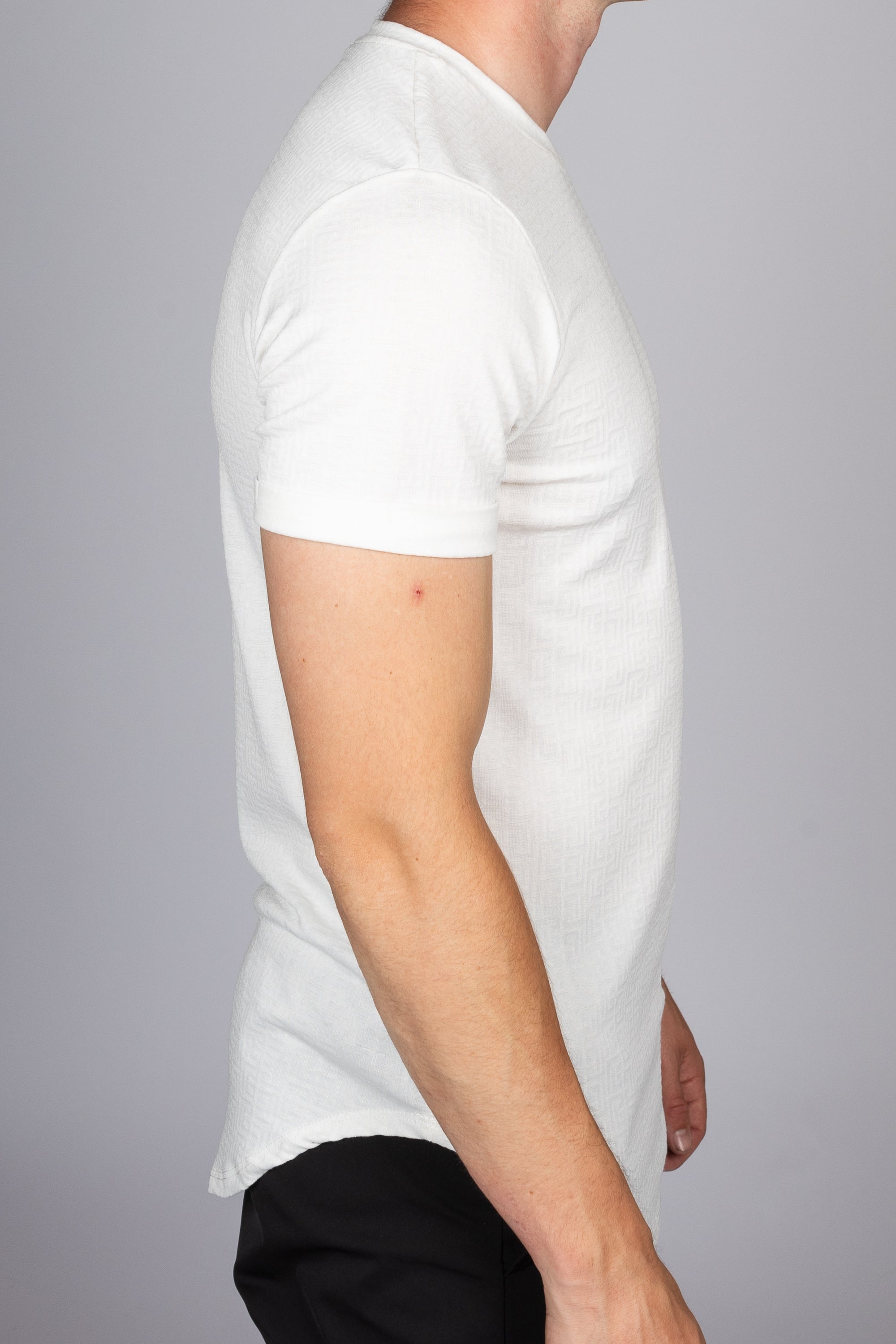 Muscle Fit Maze Pattern T-Shirt