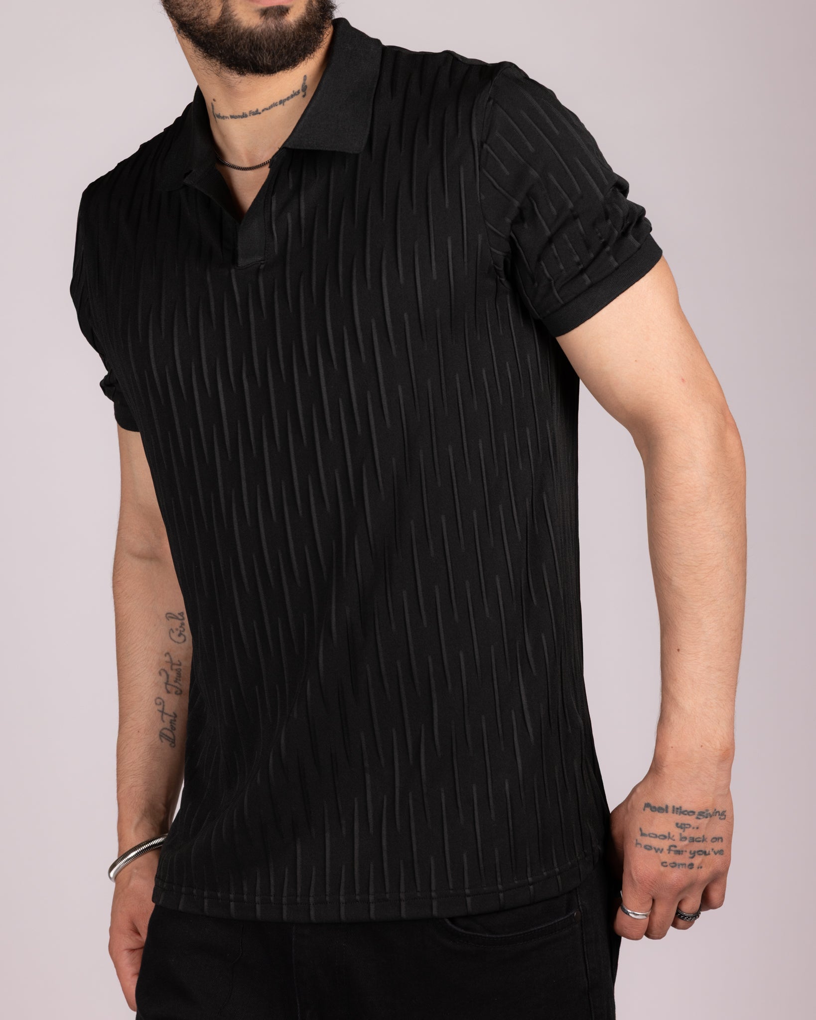 Vertical Dash Textured Short Sleeve Polo Shirt