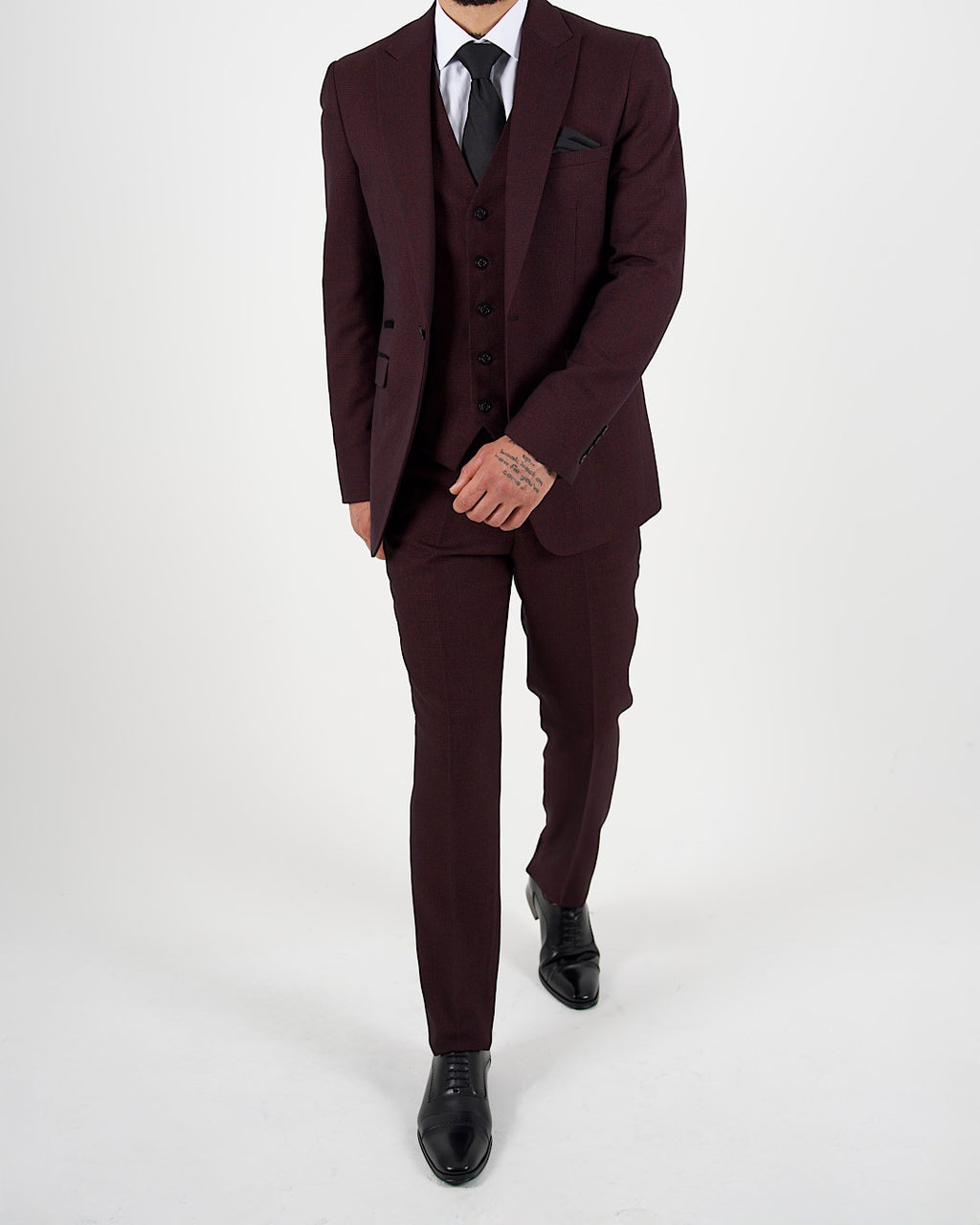 Caridi Wine Regular Check Three Piece Suit