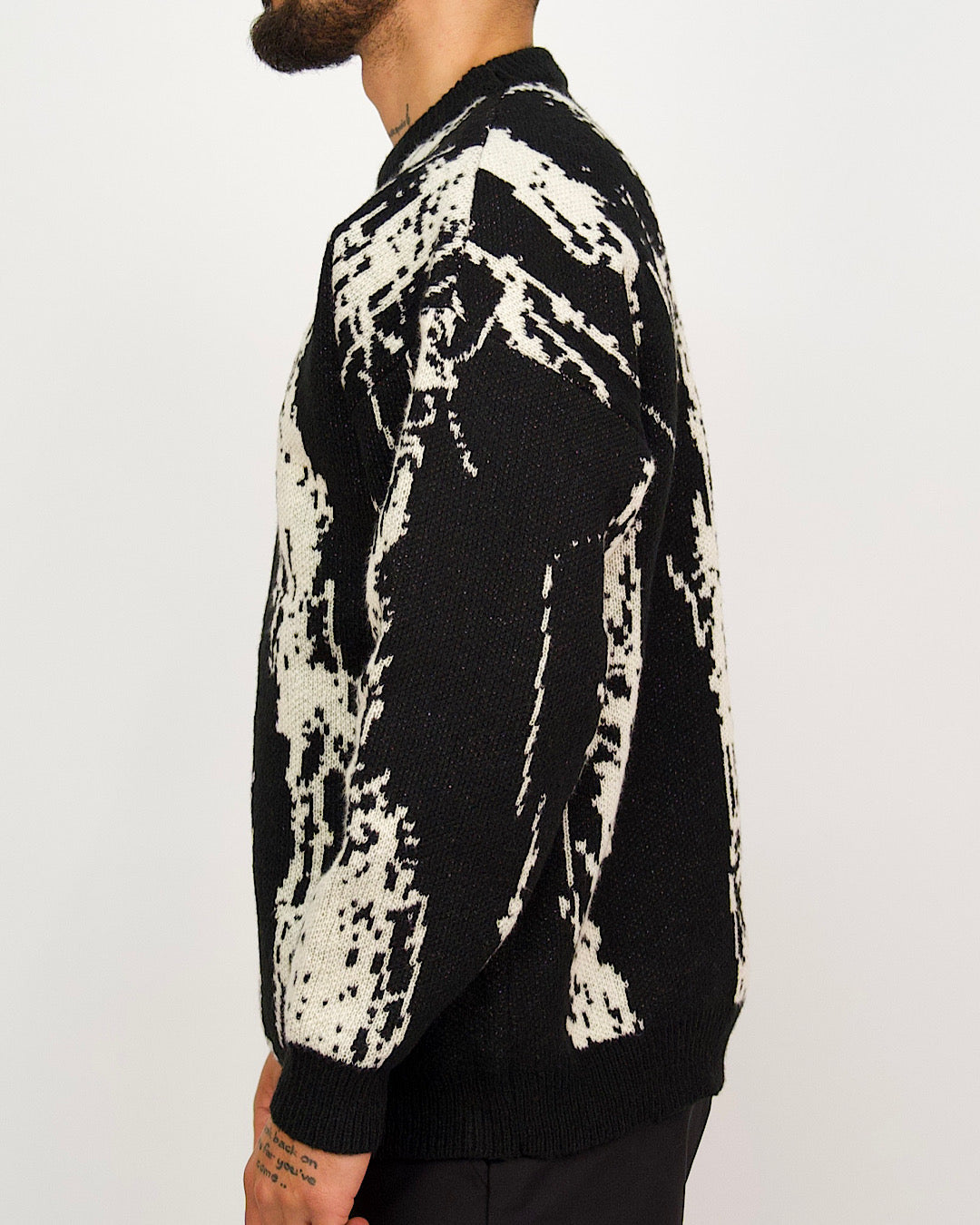 Black Oversized Knit Jumper with Cream Streak Design