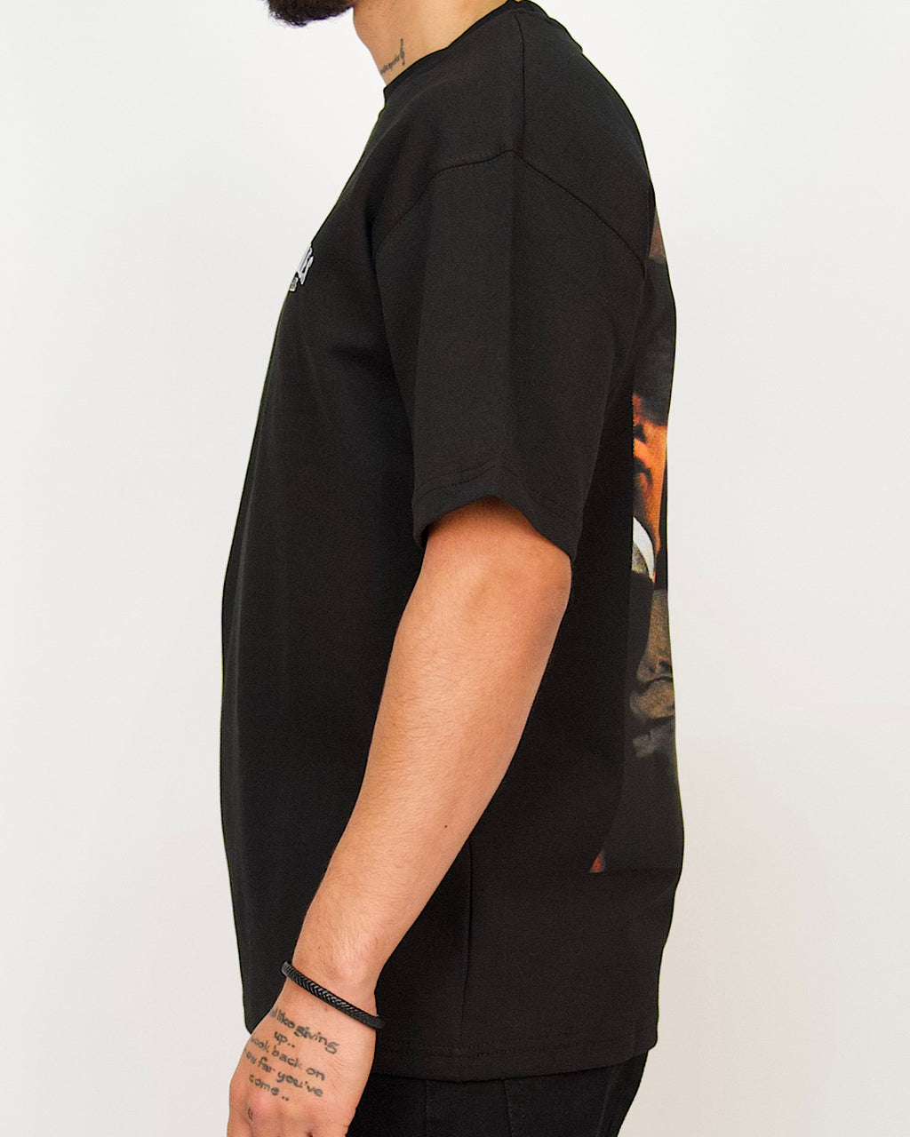 Riches Lounge Graphic Tee