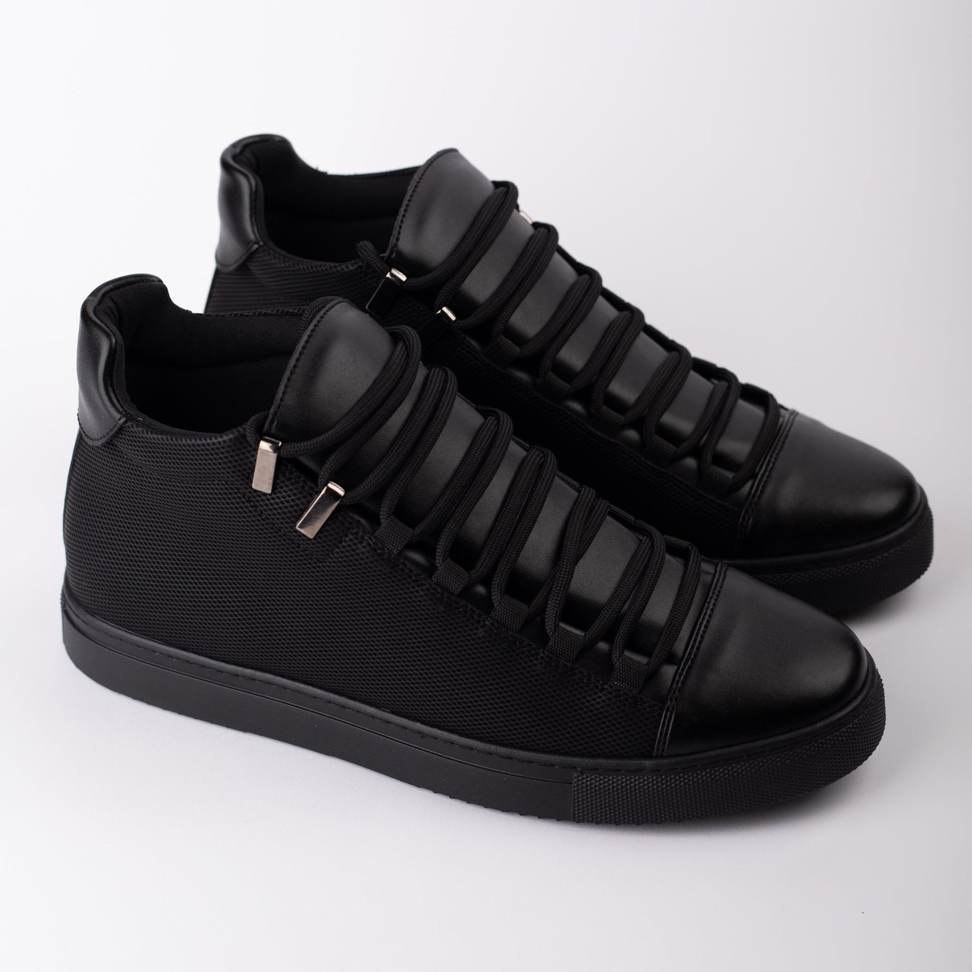 Hatch Pattern High-top Shoe Black