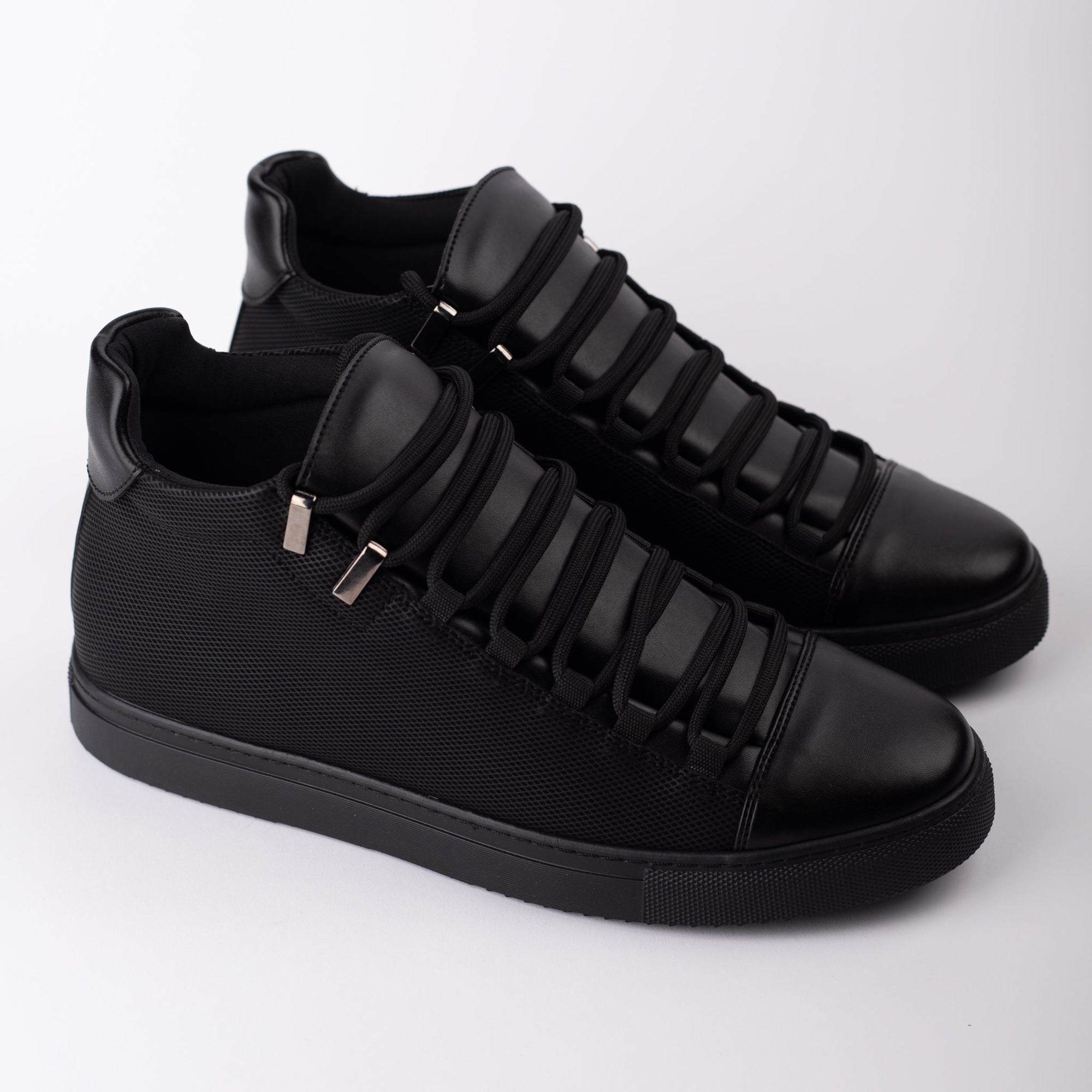 Hatch Pattern High-top Shoe Black