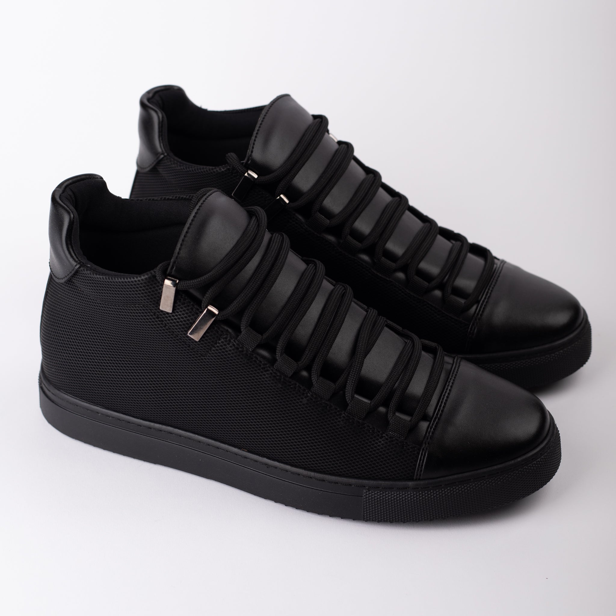 Hatch Pattern High-top Shoe Black