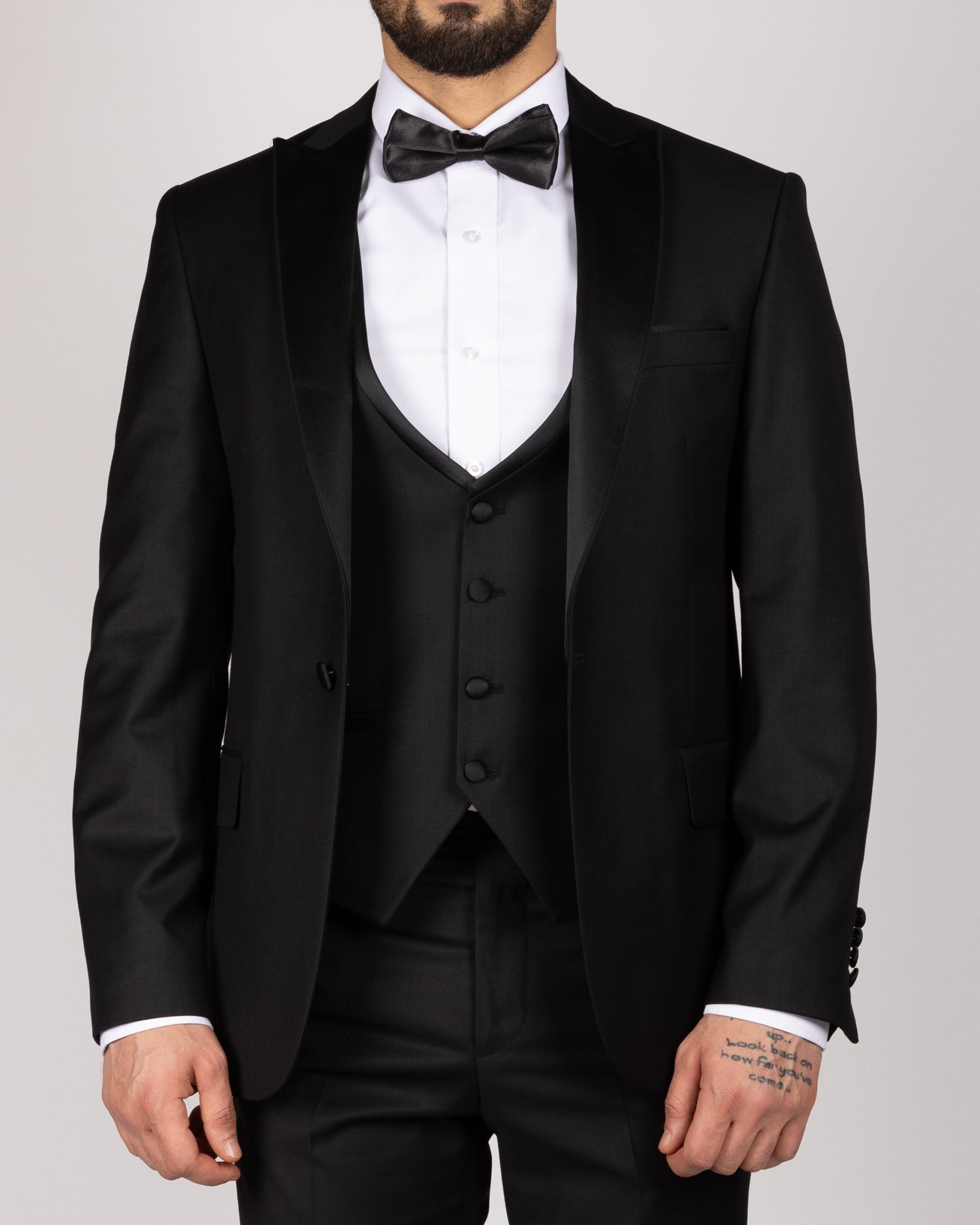 Oscar Black Peak Lapel Tuxedo Suit