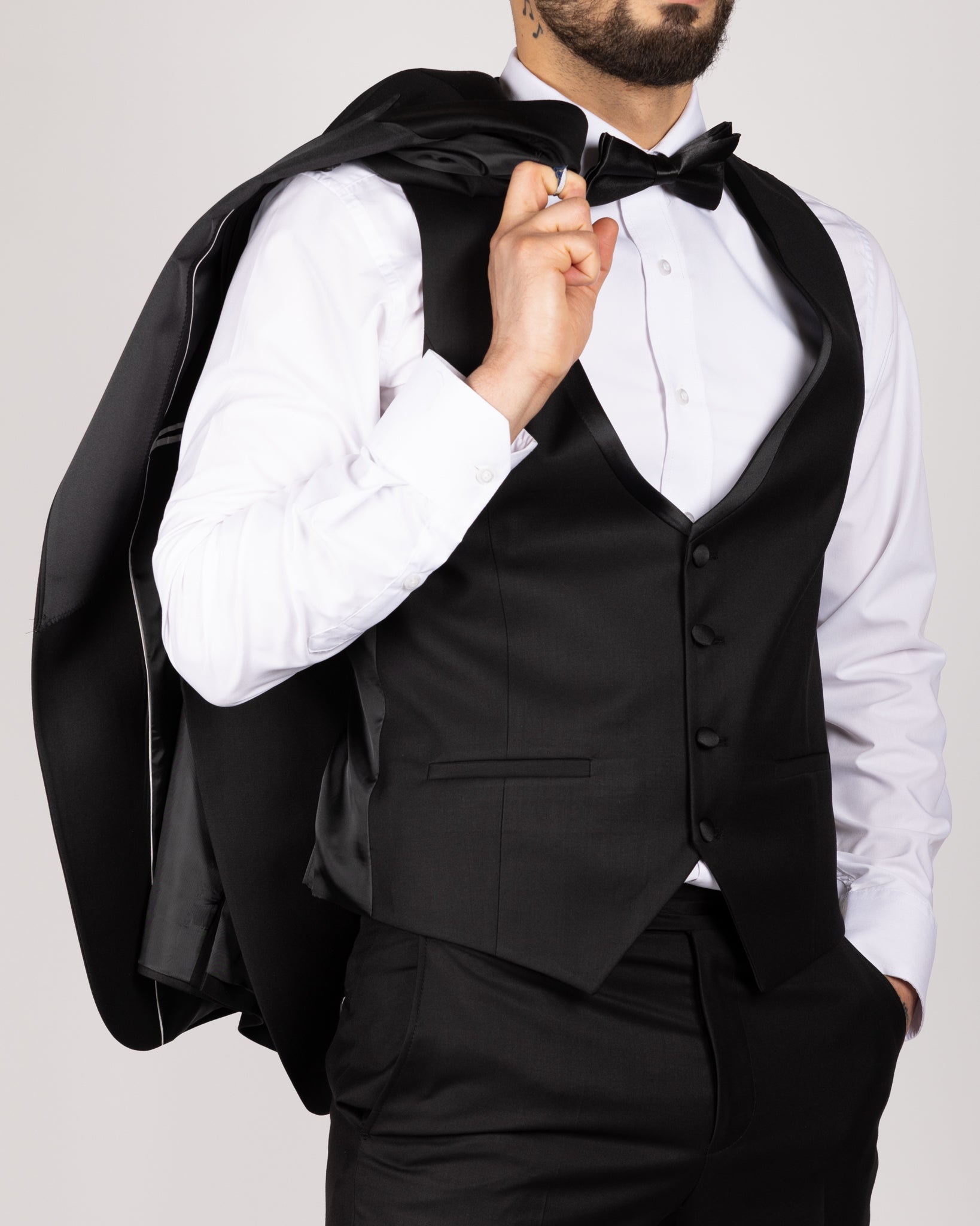 Oscar Black Peak Lapel Tuxedo Suit