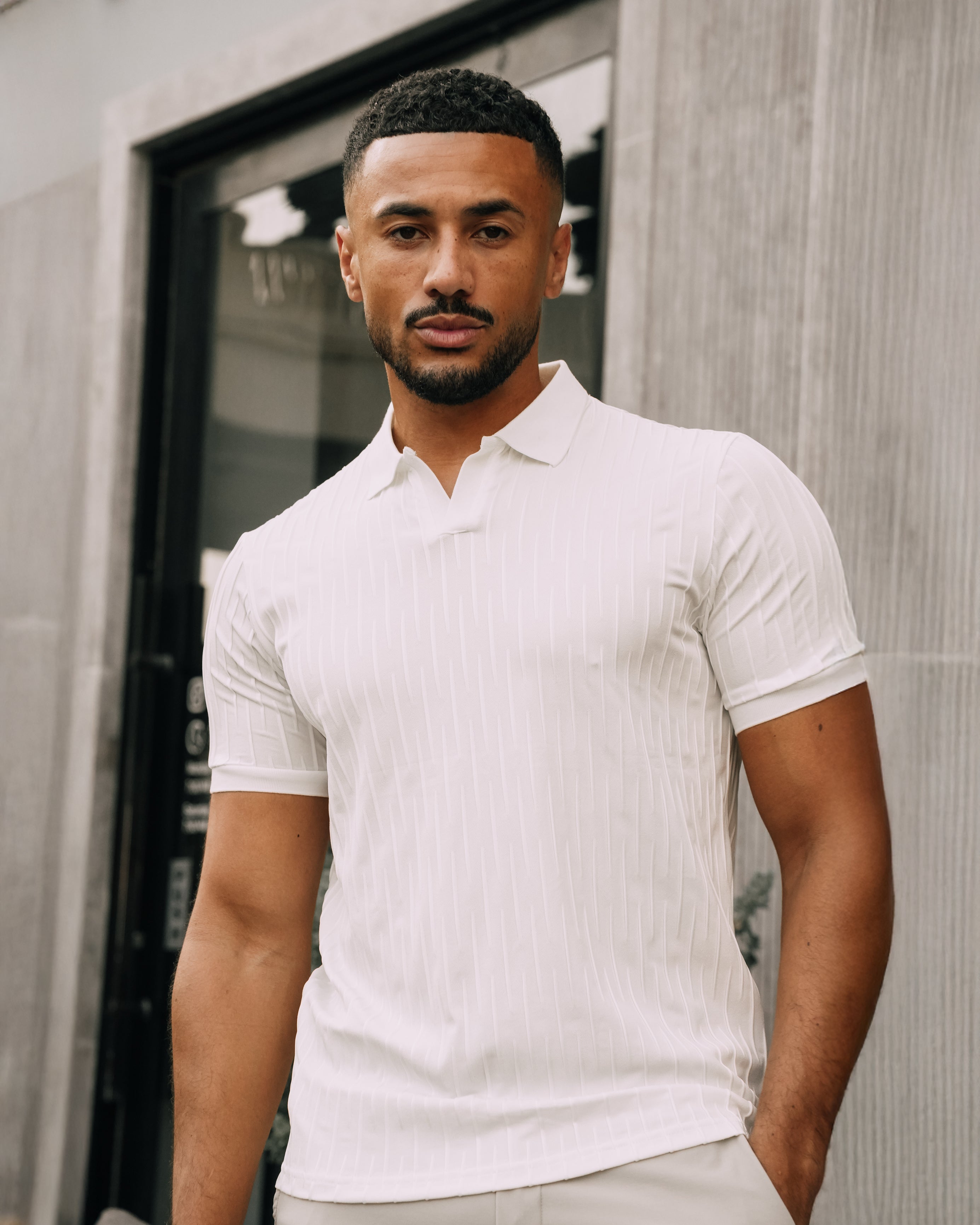 Vertical Dash Textured Short Sleeve Polo Shirt
